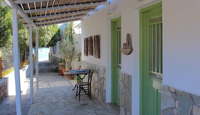 Comfortable seaside house 20 meters from the beach
