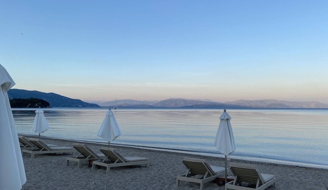 COSY ONE BEDROOM STUDIO/APARTMENT JUST 3 MIN WALK FROM DASSIA BEACH in Dasia