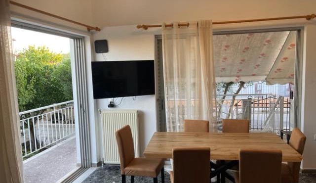 Cosy spot near the beach only 45 min from Athens in Dhílesi