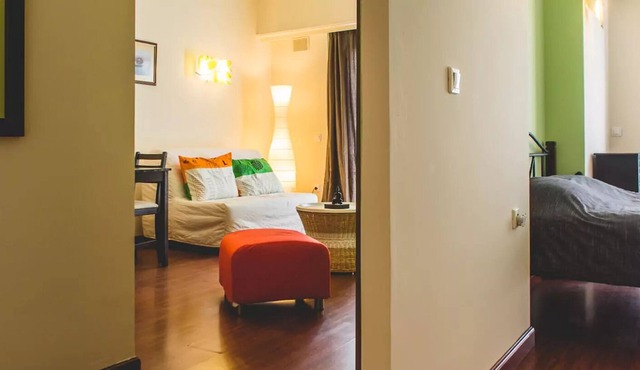 Coziest apt, 5' to Central Metro Station! in Athina