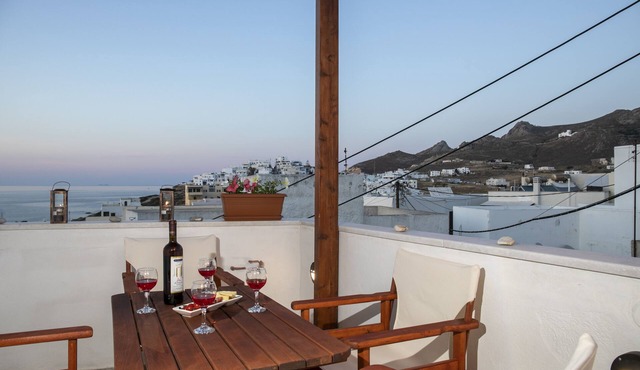 Cycladic Sea view Mansion near the Castle