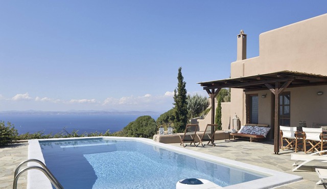 Dancing Pool - Stylish residence with private pool and stunning sea view