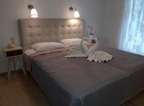 Delfini bay retreat in Vasiliki