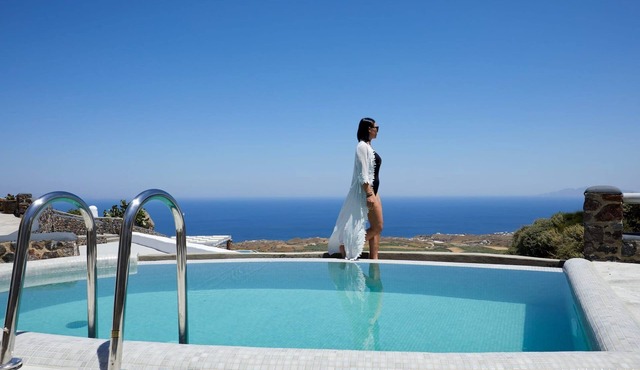 Delightful Santorini Suite | White Pearl Suite | 2 Bedrooms | Private Pool