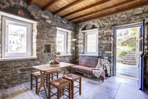 Delphis the artist's house in Panormos
