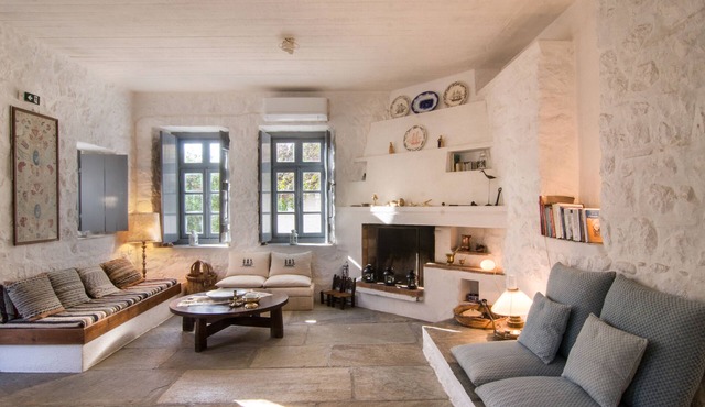 Dimitri's Stylish Island House in Idra
