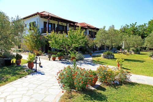 Dionysus Apartments & Suites in Ierissos