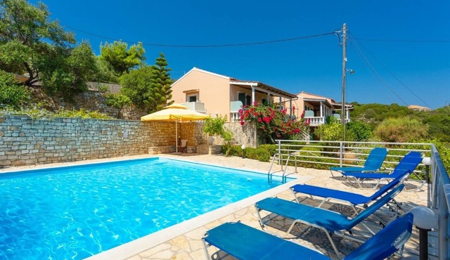 Dolphin Villa 1 Studio Apartment with Sea View, Wi-Fi and Air Conditioning in Paxos