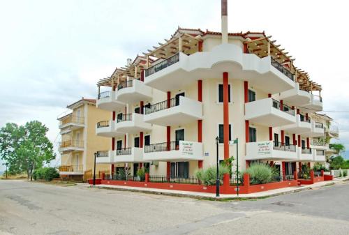 Efi's studios in Paralio Astros