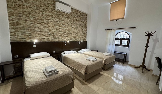Eleni Rooms