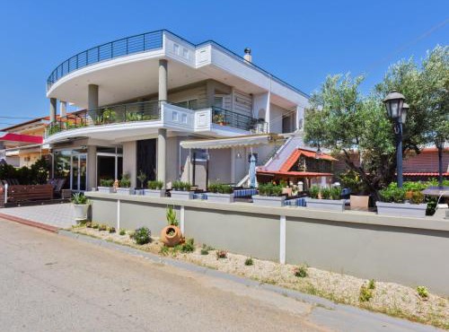 Eleon Studios by Booking Kottas in Olynthos