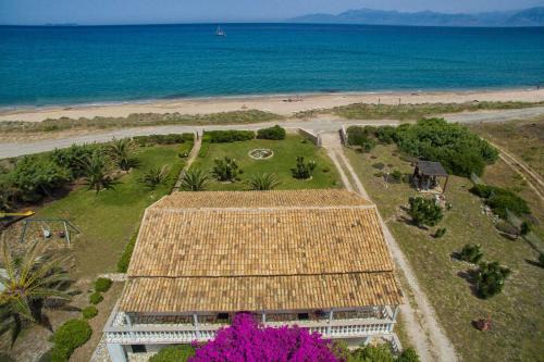 Elli Beach Apartments and Studios in Almiros Beach