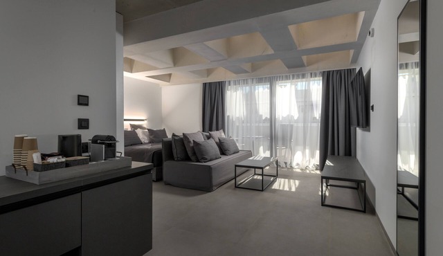 Essence Suites
