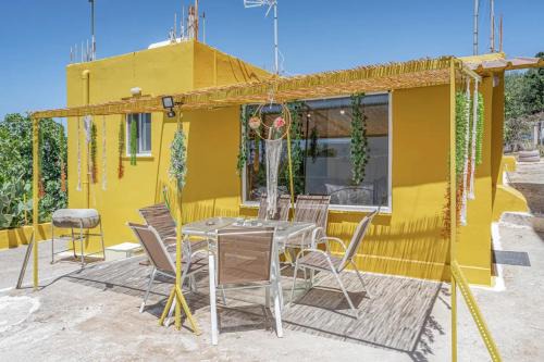 Euphoria Village House in Lagoúdi Zía