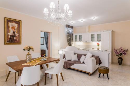 Faidra Luxury Apartment in Flóka