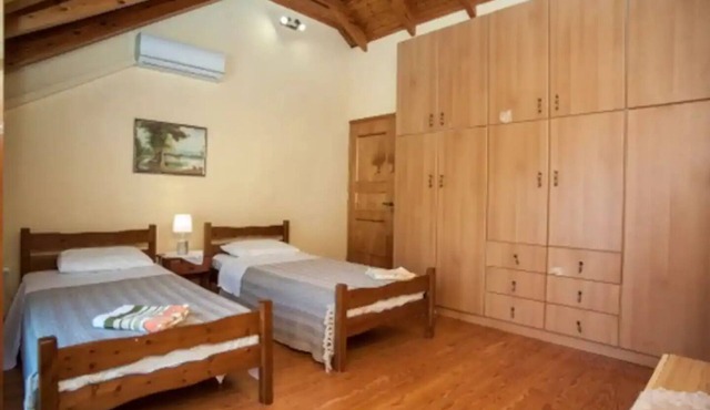 Fernanda's Traditional 2 floor house in Poros