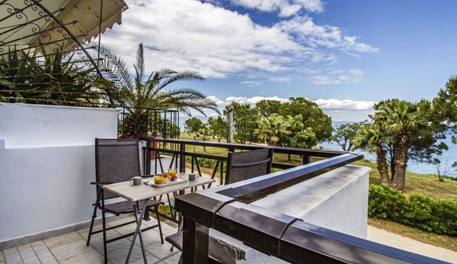 Filia Apartment Avgerinos by RentalsPro in Nea Fokea