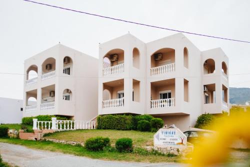 Finikas Apartments in Plakias