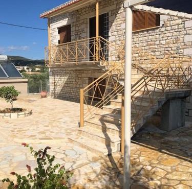Finikounda Anemomilos stone house in Finikounta