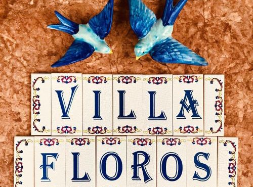 Floros Apartments in Agios Stefanos