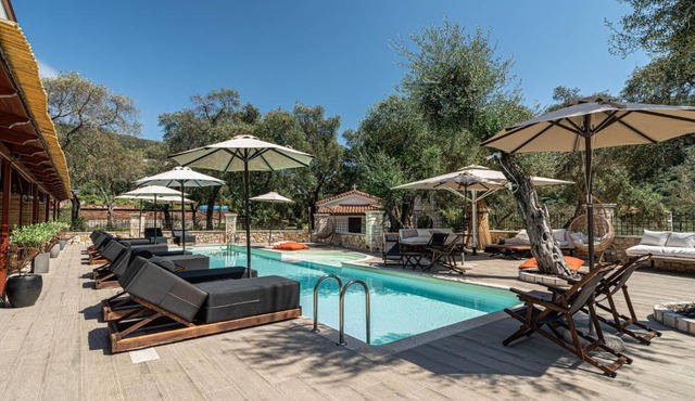 fns lounge suites in Parga