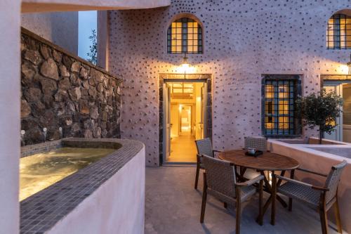 Frescoes Luxury Suites in Mesaria