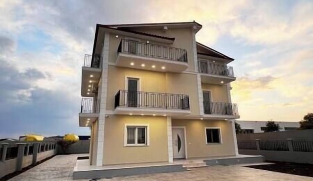 GH - Simplicity and Elegance in Durrës