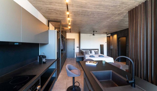 Golden Sun Adults-Only Luxury Apartment in Rhodes