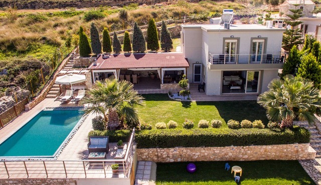 Gouves Panoramic Luxury Villa in Heraklion