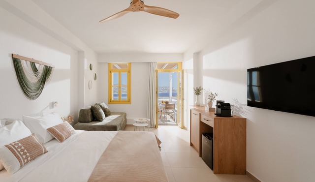 Grand Suite 2 with Private Pool and Seaview