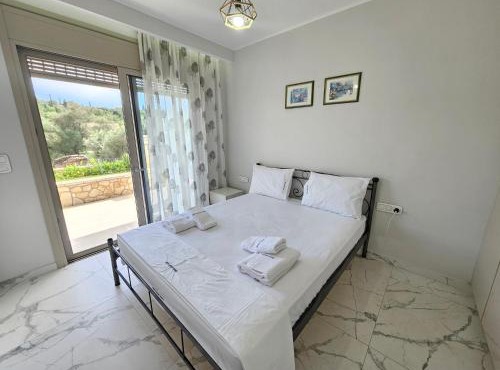 GREY LUXURY HOUSE in Ipsos