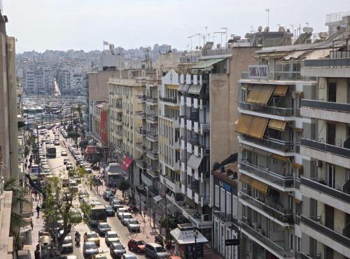 GRI LAMBRAKI - Room 1 - SHARED APARTMENT - Beautiful Views in The Center Of Piraeus in Athens