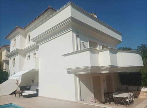 Guest apartment within a villa in Lagonissi in Kalívia Thorikoú