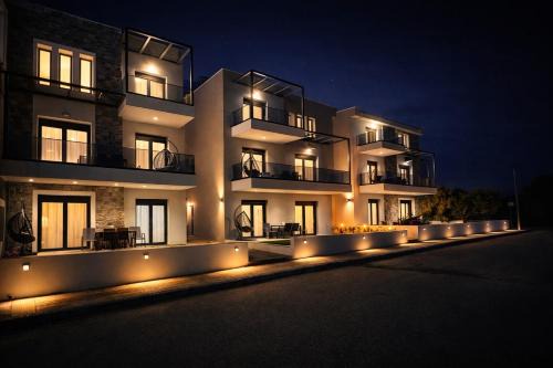 Hasi Suites Three Bedroom Duplex in Nea Moudania
