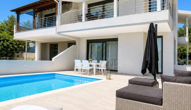 Heaven Horizon Villa - Ethereal and Blissful Gem in Kariani