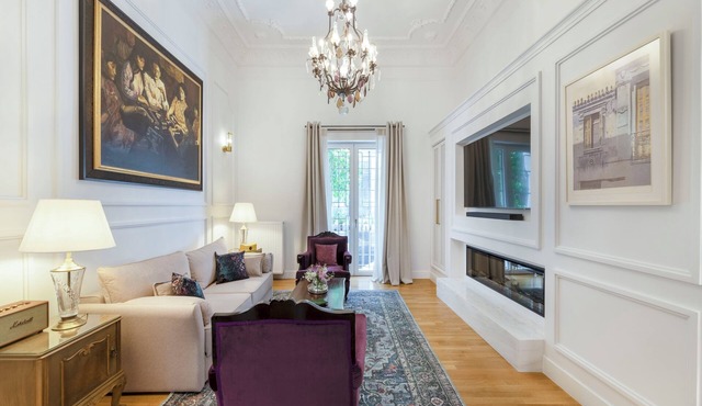 Historic Athens Home with Private Heated Plunge Pool · Metaxourgeio in Athina