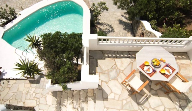 Holiday Home 'Lea Lodge 3 Mykonos ' with Shared Pool, Private Terrace and Wi-Fi