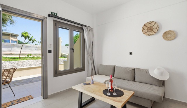 Holiday Home 'One Bedroom Apartment with Veranda' with Balcony, Wi-Fi and Air Conditioning in Melitiei