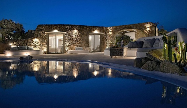 Holiday home "Paraga Villa 2" with hot tub