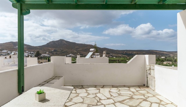 Holiday Home 'Smaragdi Traditional House Eggares' with Sea View, Wi-Fi and Air Conditioning