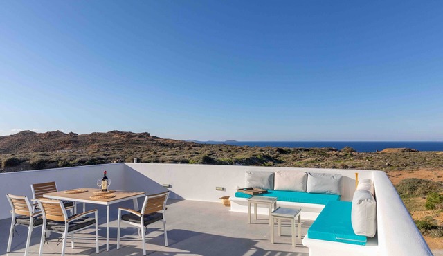 Holiday Home 'Unique Naxian House' with Sea View, Wi-Fi and Air Conditioning in Naxos