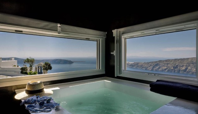 Honeymoon Suite with Jacuzzi Nea Premium Residences