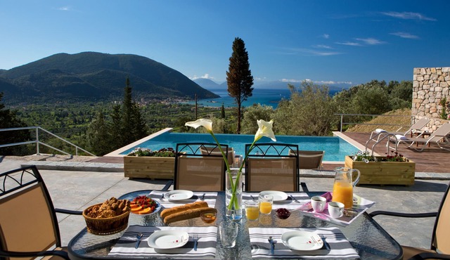 Horizon Villa Anna with stunning sea view close to Blue Flagged beach Ponti in Lefkada
