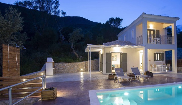 Horizon Villa Nefeli with sea view near sandy Ponti beach in Lefkada