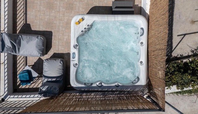 House Aggeliki Private Hot Tub in Kissós