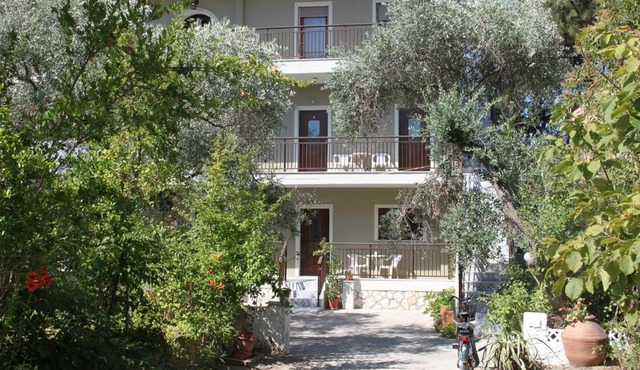 House Ekton in Pefkari