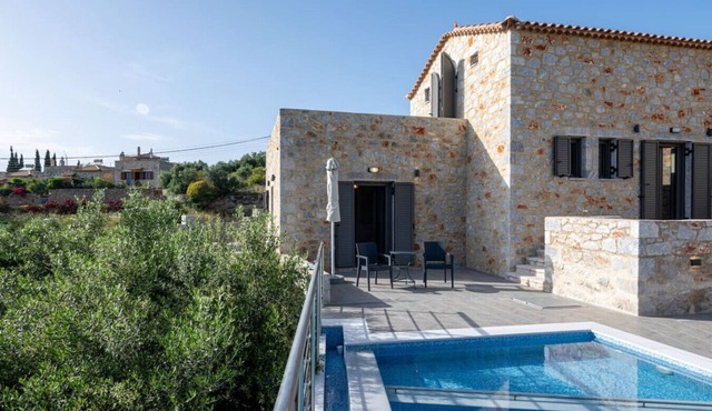House of Muses: Erato in Lefktro