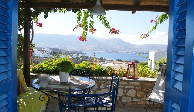House with sea view, ideal for a couple with children or 2 couples