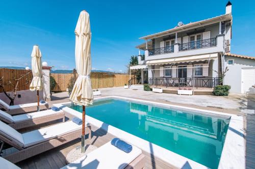 Irene Luxury Villa in Sarakinádhon