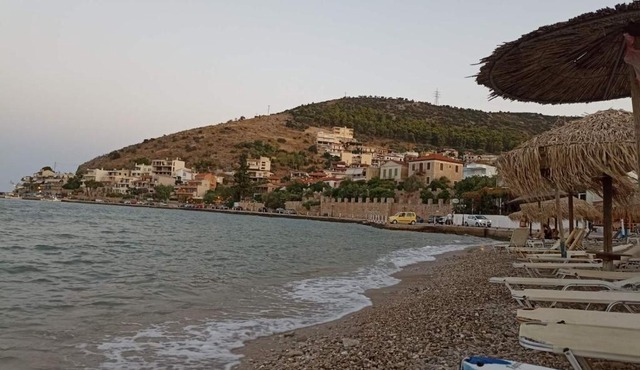 Irida seafront apartment in Kiveri